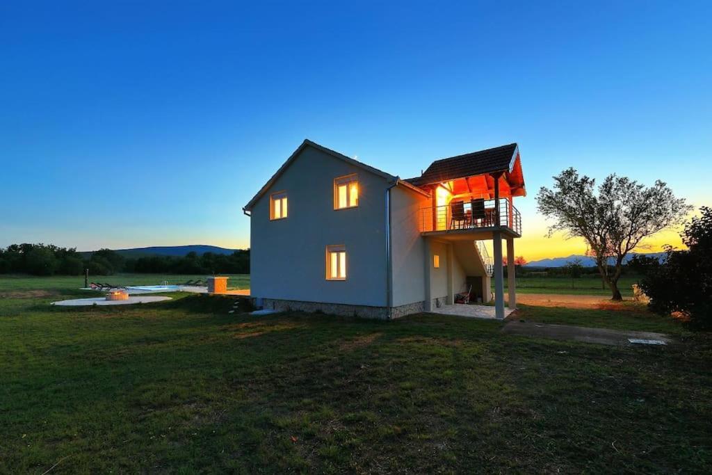 Holiday House Aurora Borealis Ervenik Kültér fotó
