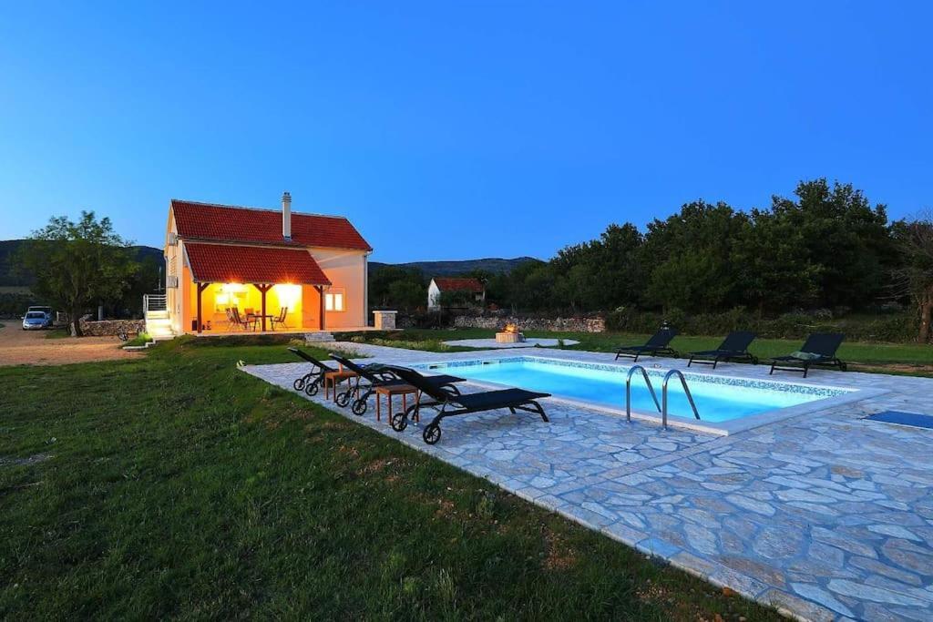 Holiday House Aurora Borealis Ervenik Kültér fotó